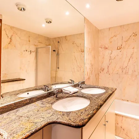 Seetelhotel Ostseeresidenz Bansin Mit Pool Und Unmittelbarer Strandnaehe