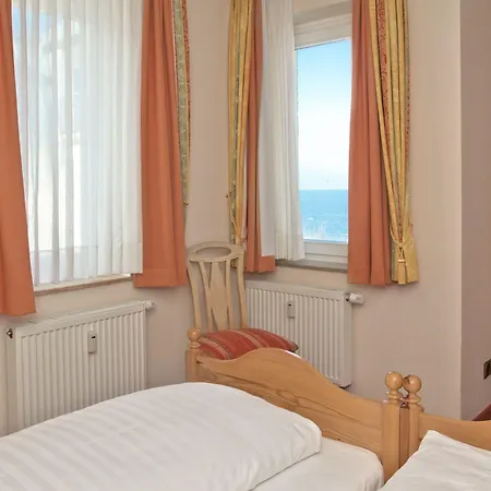 Seetelhotel Ostseeresidenz Bansin Mit Pool Und Unmittelbarer Strandnaehe 4*