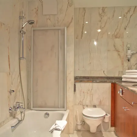 Seetelhotel Ostseeresidenz Bansin Mit Pool Und Unmittelbarer Strandnaehe 4*