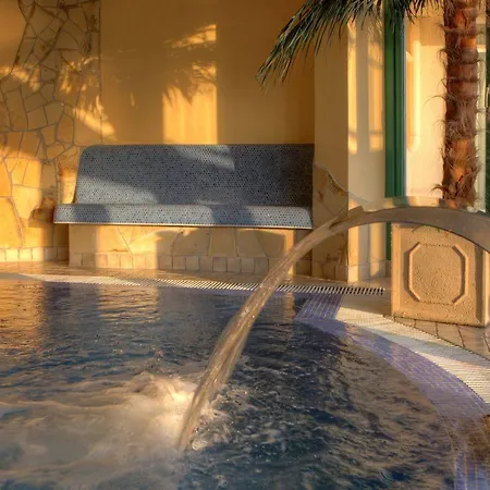 Seetelhotel Ostseeresidenz Bansin Mit Pool Und Unmittelbarer Strandnaehe